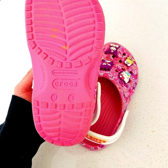 Hello Kitty Kids Crocs J1 - Picture 2 of 3